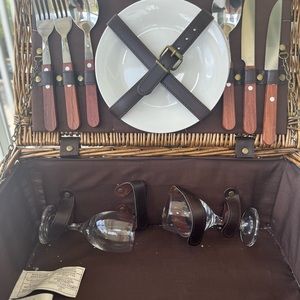 PotterBarn picnic basket